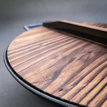 Cargar imagen en el visor de la galería, WOK FIERRO FUNDIDO + TAPA MADERA Mr.W