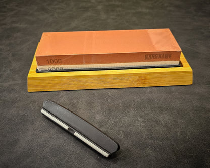 PIEDRA AFILAR + BASE DE MADERA KANGKAWE